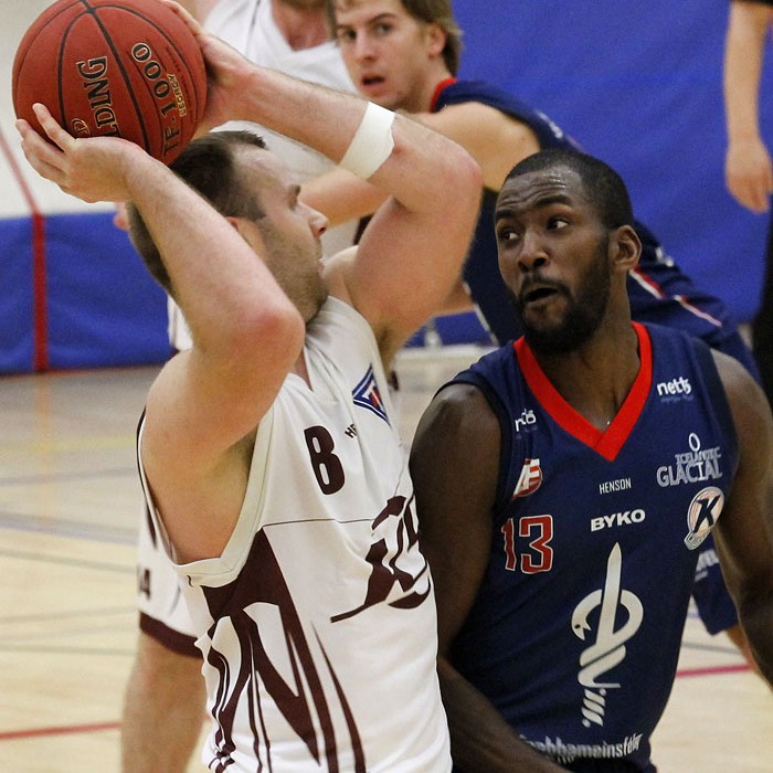 Enn kasta Tindastólsmenn frá sér sigri á lokamínútunum