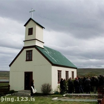 Þjóðbúninga- og hestamannamessa í Staðarbakkakirkju