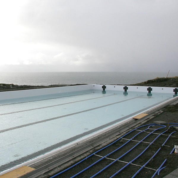 Margverðlaunuð sundlaug