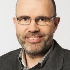 Hörður Ríkharðssonar situr nú á þingi sem varamaður fyrir Guðbjart Hannesson.