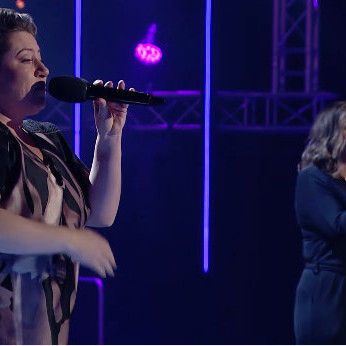 Hrafnhildur og Sessý í einvíginu i gær. Mynd: Skjáskot af Youtube.