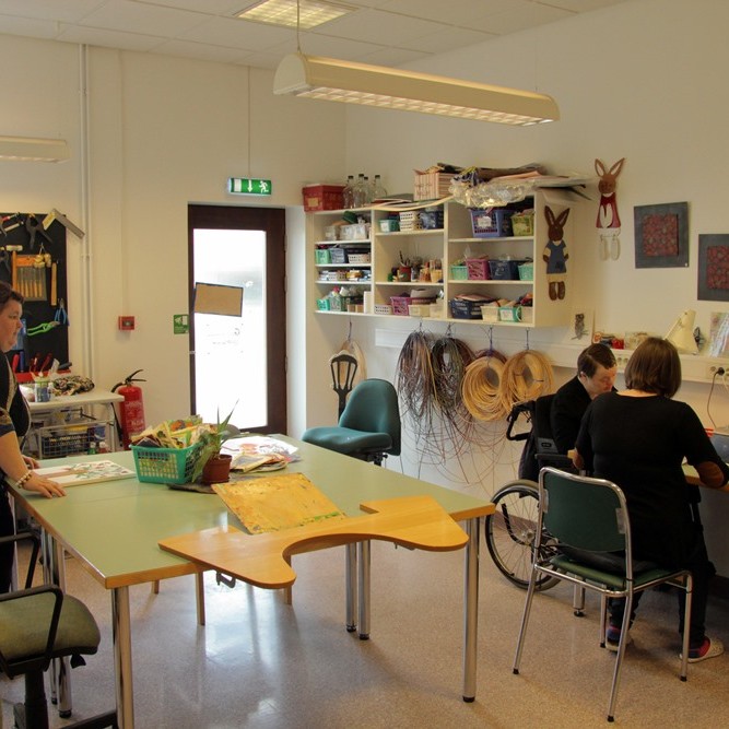 Iðja-hæfing flytur í Furukot