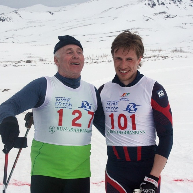 Átta tíu og átta kepptu í skíðagöngu