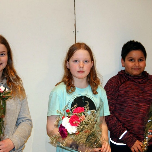 Vinningshafarnir Ásdís Aþena, Iðunn Eik og Isaiah Davíð. Mynd: Húnavallaskóli.