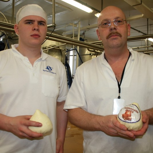 Heimasætubiti – Nýr ostur úr brjóstamjólk kynntur í dag