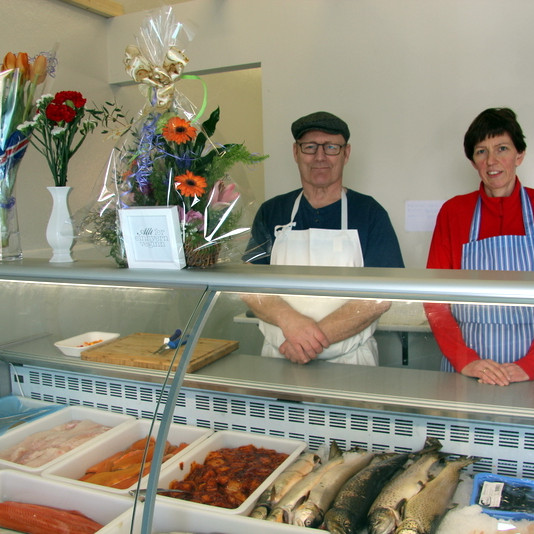 Sighvatur og Ingunn í nýju búðinni. Mynd:FE