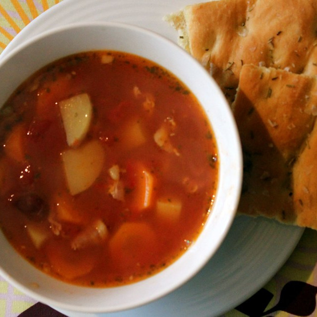 Minestrone-súpa með beikoni. Mynd:Eldhússystur