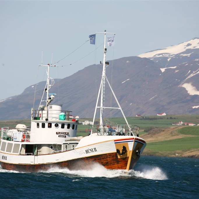 Boðið um borð í Húna II og Knörrinn