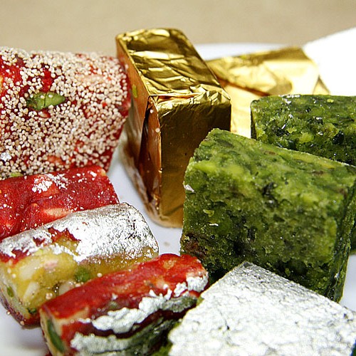 Indverskt gúmmulaði með kaffinu