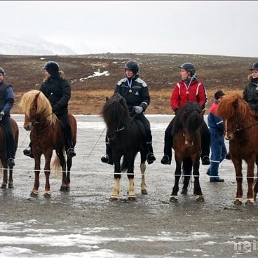 Ístölt á hnjúkatjörn