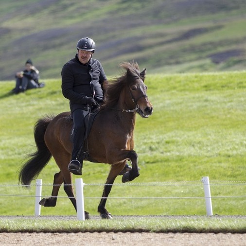 Jörð frá Koltursey og Daníel Jónsson. Mynd: Eiðfaxi.