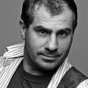 Júlíus Jóhannsson stendur á bak við Góa og eldfærin