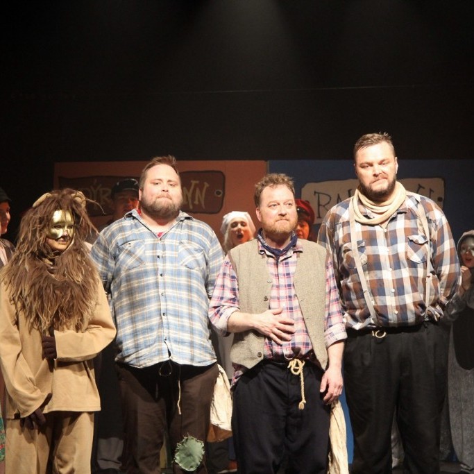 Ljónið ásamt ræningjunum þremur. Mynd: BÞ.