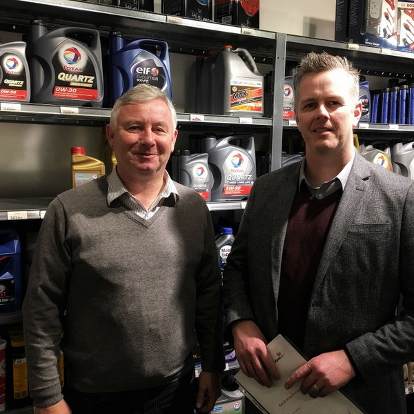 Hermann Guðmundsson forstjóri Kemi og Sigurð Pálsson, rekstrarstjóri Fjölnets.