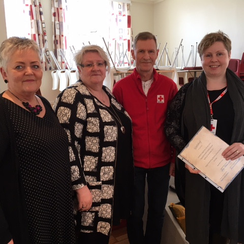 Björg Baldursdóttir formaður SSK, Jónína Gunnarsdóttir fráfarandi gjaldkeri, Karl Lúðvíksson frá Skagafjarðardeild Rauðakrossins og Guðný Zoega formaður hennar. Aðsend mynd.