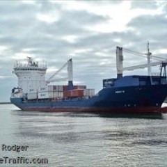 Eitt stærsta skip sem komið hefur í höfnina