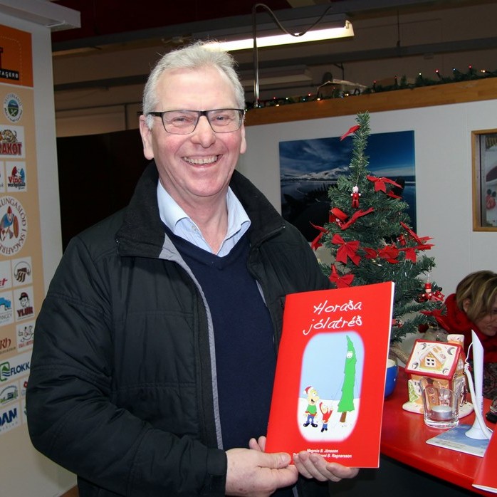 Horaða jólatréð vekur lukku