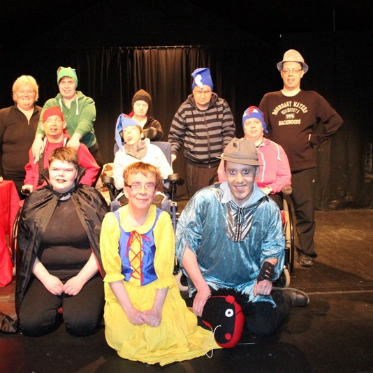 Mjallhvít og dvergarnir sjö - Myndband