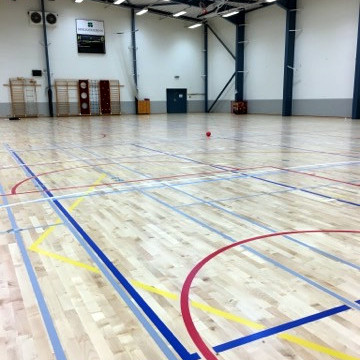 Nýja gólfið bíður leiksins. Mynd: Hunathing.is.