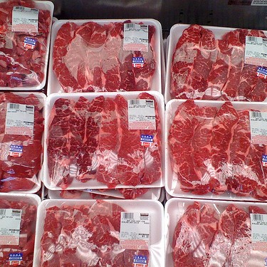 Bændur á Vesturlandi boða til fundar um nýgerðan samning við ESB um viðskipti með landbúnaðarvörur.