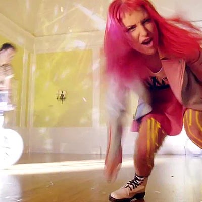 STILL INTO YOU / Paramore