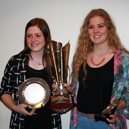 Bríet Lilja og Linda Þórdís hlutu afreksbikar