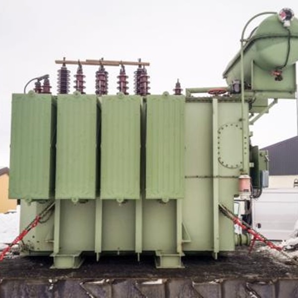 Varaspennir var fluttur frá Akureyri áður en vitað var um ástand hins. Mynd: Rarik.is