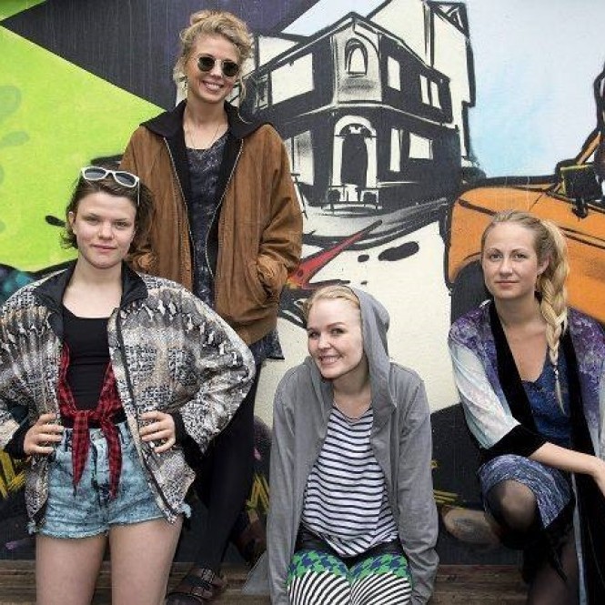 Valkyrjuhópur, rokkarar og aðrir góðkunningjar á meðal hljómsveita