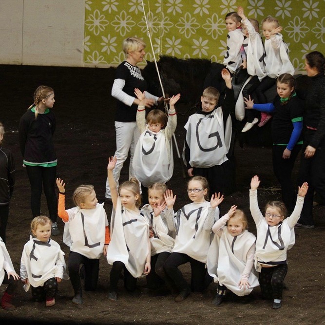 Hópíþrótt sem snýst um samvinnu, traust og aga