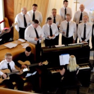 Syngjandi sjómenn á Skagaströnd - Myndband