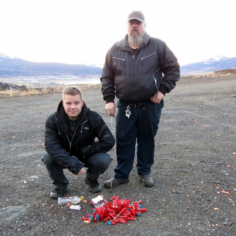 Láta ekki sitt né annarra eftir liggja