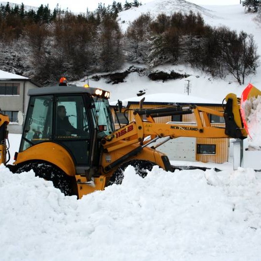 Mikið að gera í snjómokstri í desember
