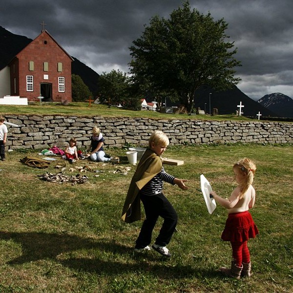 Saga og kirkja samtvinnuð - myndir