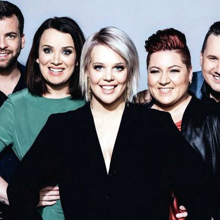 Sönghópurinn Fókus; Sigurjón Örn, Rósa Björg, Karitas Harpa, Hrafnhildur Ýr og Eiríkur Hafdal. Eins gott að Norðlendingar haldi fókus á laugardag og verði ósparir á að greiða þeim atkvæði sitt. Mynd: ruv.is.