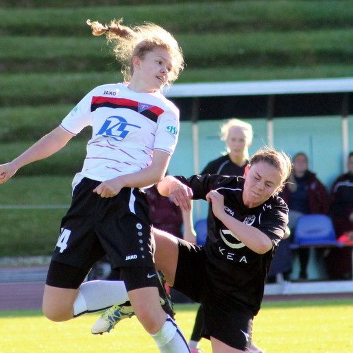 Stólastelpur berjast fyrir veru sinni í 1 .deild