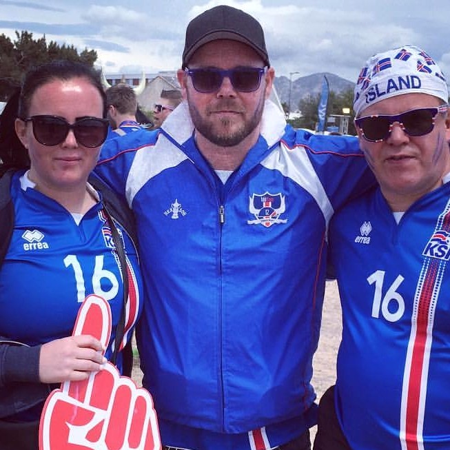 Styrmir Gíslason fyrir miðju ásamt Sigurjóni Alexanderssyni (pabba Rúnars Más landsliðsmanns) og Helga Sigurjónsdóttir. Mynd/Af Facebook-síðu Styrmis.