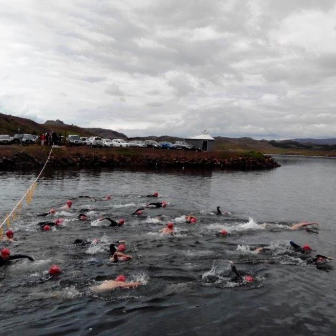 Marjolijn van Dijk fyrst kvenna í mark í Urriðavatnssundinu 2014