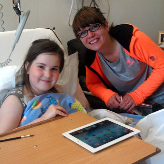 Á góðum batavegi og ánægð með spjaldtölvuna