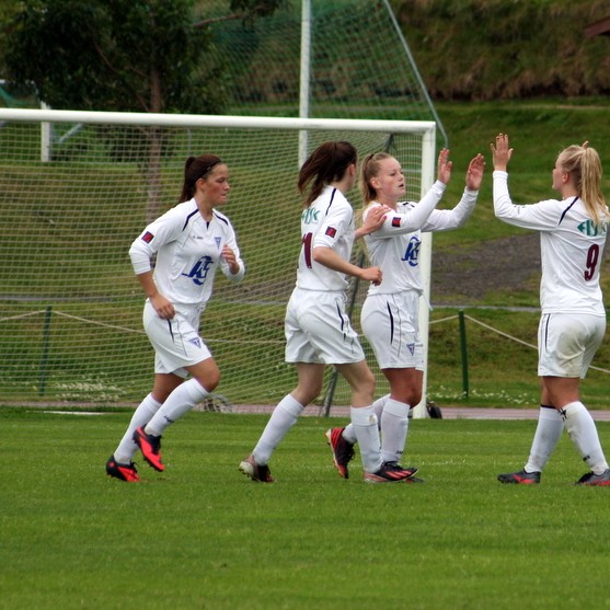 Sigur gegn Haukastúlkum í gær