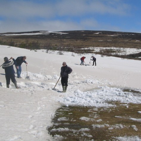 Fjórða braut handmokuð