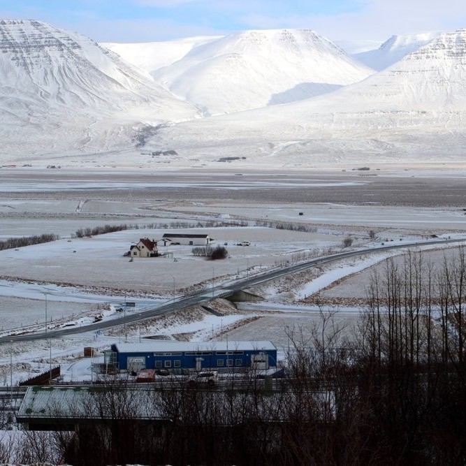 Vorið er að komið og verður þvi fagnað hjá Vélaval í Varmahlíð á föstudaginn. Myndin er tekin í febrúar í fyrra. Mynd: KSE