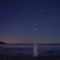 Torkennilegt ljós sást á himni