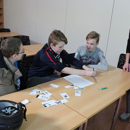 Áhugasamir nemendur í verinu. Mynd: Hólar/ Camille