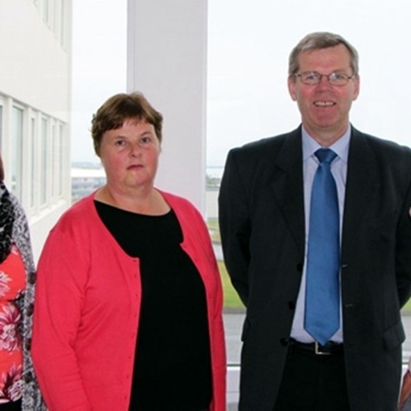 Víðimýrarsókn færir HS gjöf