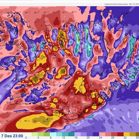 Vindaspákortin eru ansi litrík næstu klukkutímana, svona verður ástandið kl. 23:00. Mynd: vedur.is.