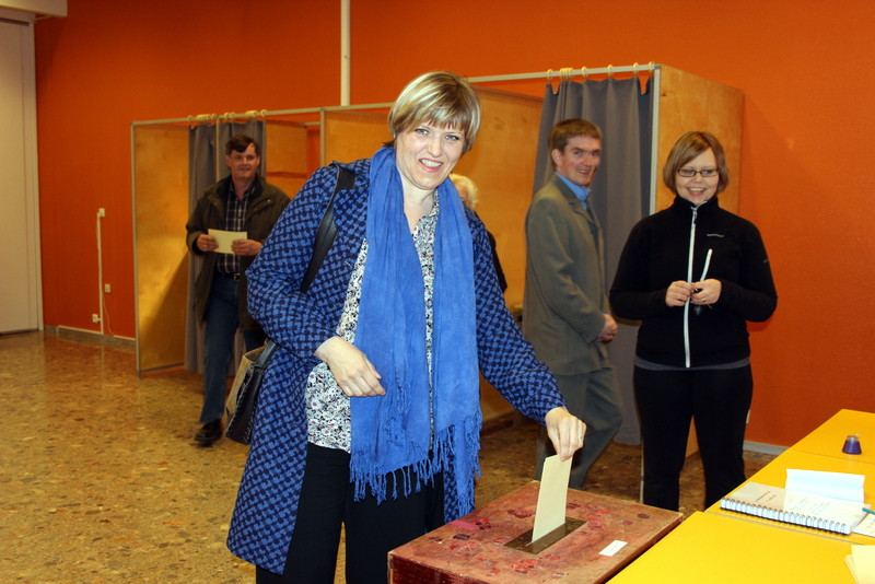 Senn líður að kosningum. Myndin var tekin á kjörstað á Sauðárkróki þegar kosið var til Alþingis vorið 2013. Mynd: PF