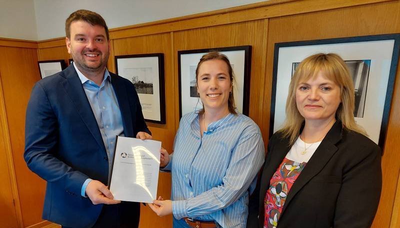 Ásmundur Einar Daðason, Sigurbjörg Sigurpálsdóttir Samskiptaráðgjafi og Þóra Sigfríður Einarsdóttir frá Domus Mentis