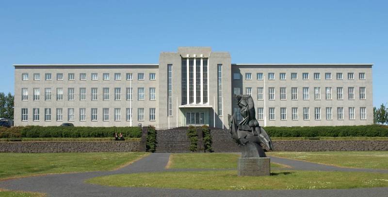 Útgáfu brautskráningarskírteina HÍ í tilteknum heilbrigðisgreinum flýtt