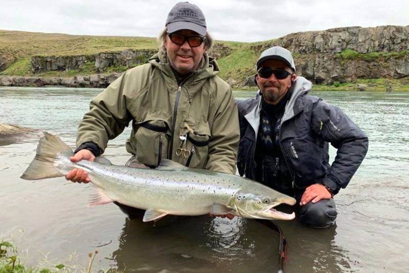 Nigel Hawkins ásamt Róbert Haraldssyni leiðsögumanni. Mynd:FB/Blanda-Svartá.