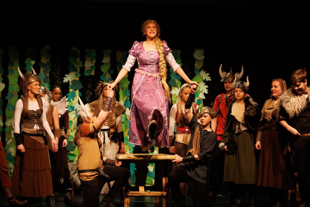 Úr leikritinu Garðabrúðan. Ljósm. Davíð Már